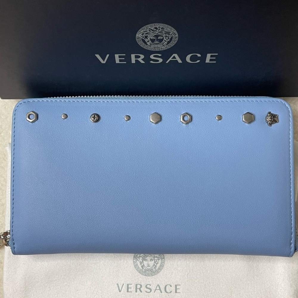 ✨💎VERSACE💎✨ NWOT FULL INCLUSION MEDUSA ORGANIZER WALLET.